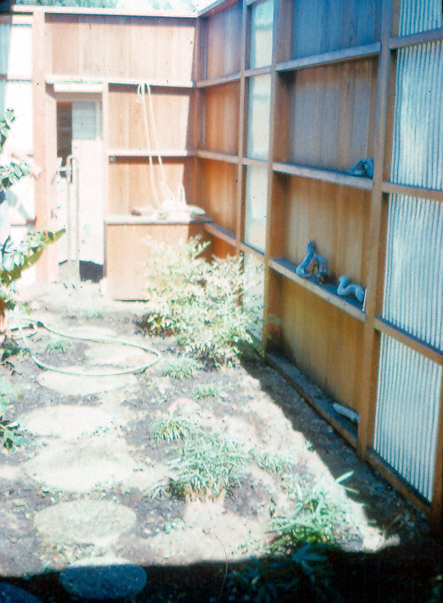 Box22 013 716 bedroom garden 61
